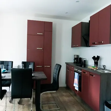 Spacious Lakeview Getaway Apartment *