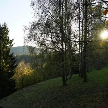 Spacious Lakeview Getaway