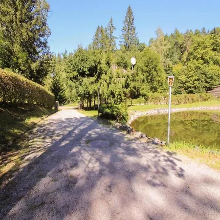 Spacious Lakeview Getaway Lägenhet *