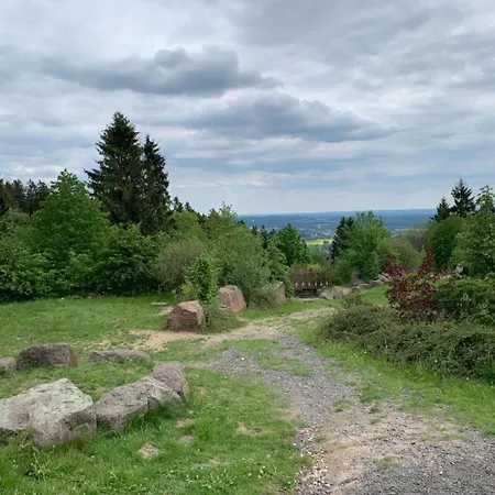 Lägenhet Spacious Lakeview Getaway *