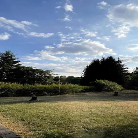 Lägenhet Spacious Lakeview Getaway *