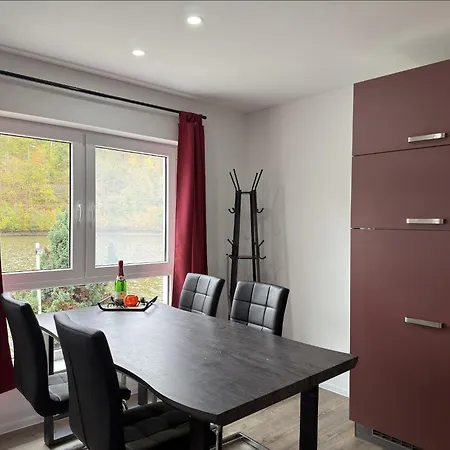 Spacious Lakeview Getaway Apartment Güntersberge