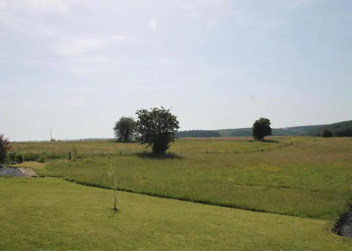 Spacious Lakeview Getaway Guntersberge