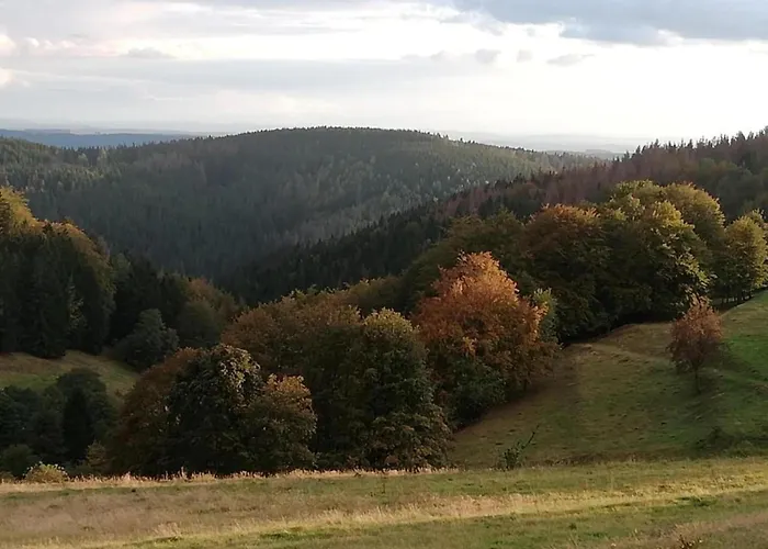 Spacious Lakeview Getaway * Guntersberge